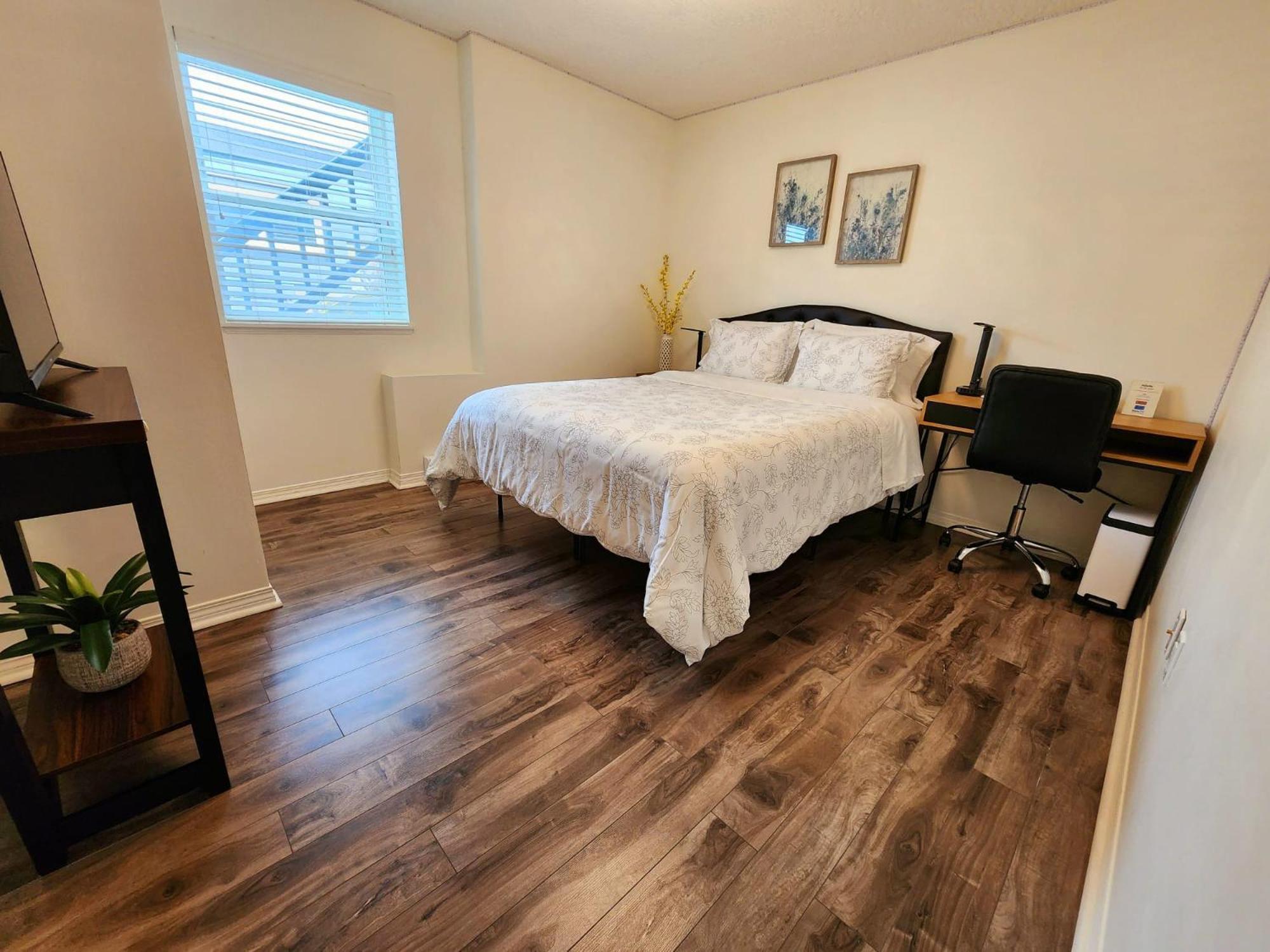 Adorable 1- Bedroom Suite In Langford 빅토리아 외부 사진